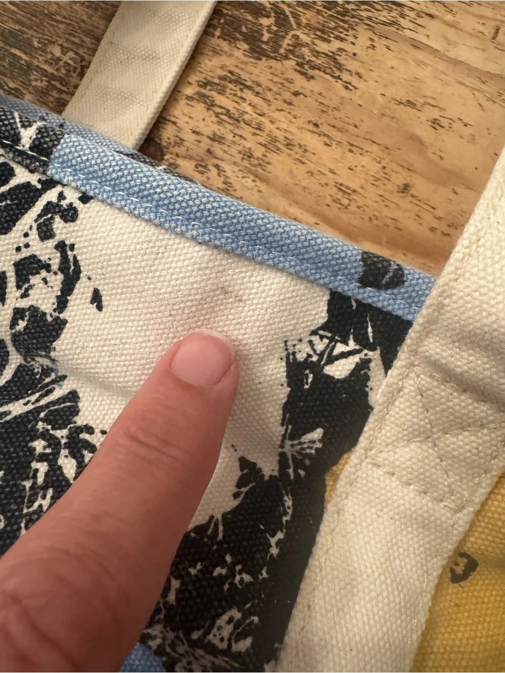 UNIQLO Andy Warhol Flower Tote in great shape hard to find